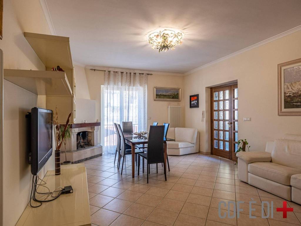 casa indipendente in vendita a Cittaducale in zona Grotti