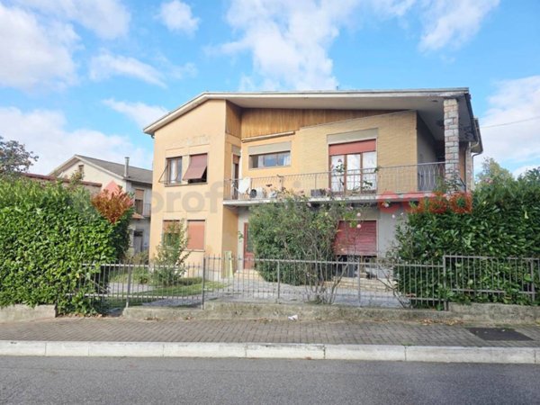 casa indipendente in vendita a Cittaducale in zona Santa Rufina