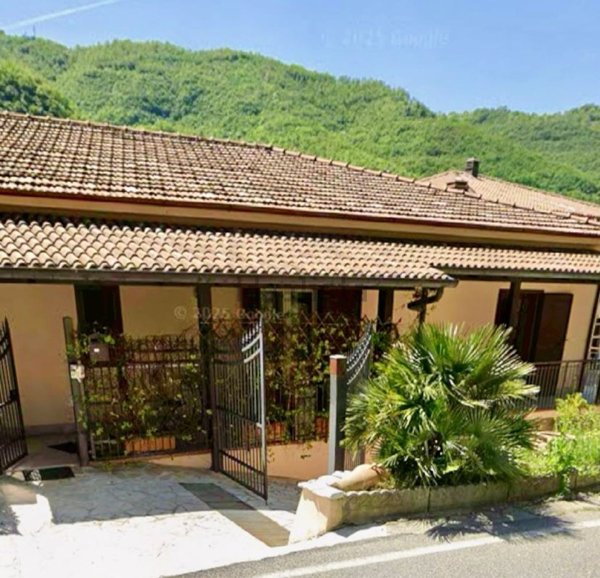 casa indipendente in vendita a Cittaducale in zona Grotti