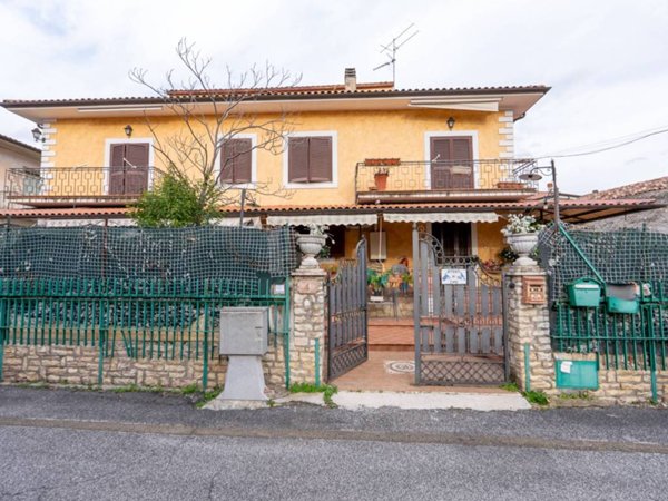 appartamento in vendita a Cittaducale in zona Santa Rufina