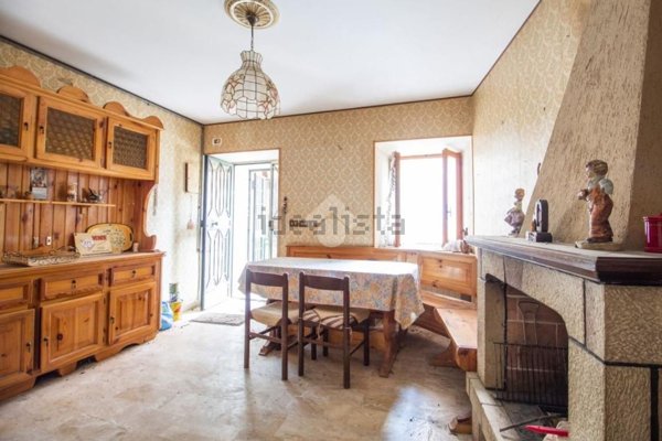 casa semindipendente in vendita a Cittaducale in zona Santa Rufina