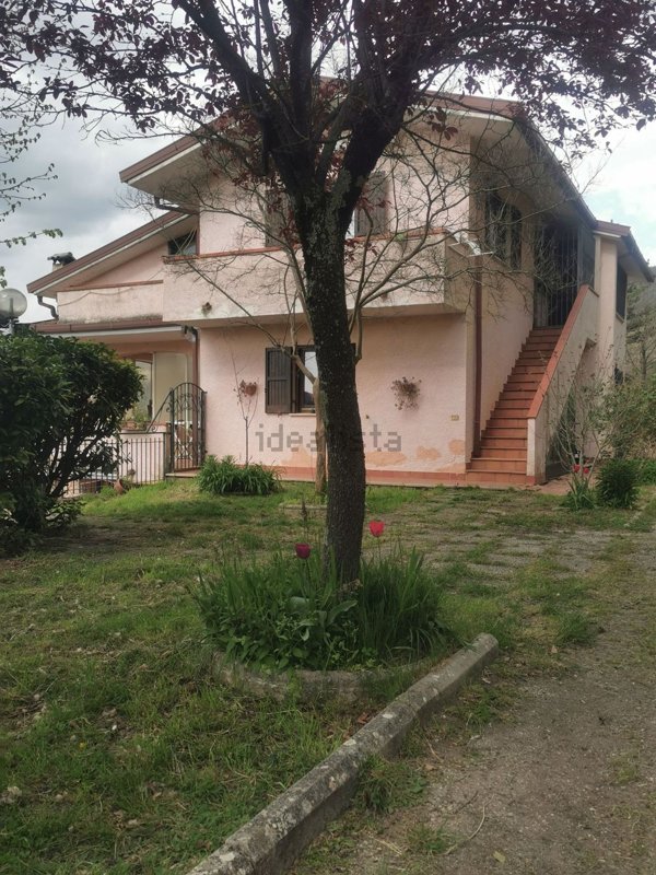 casa semindipendente in vendita a Cittaducale