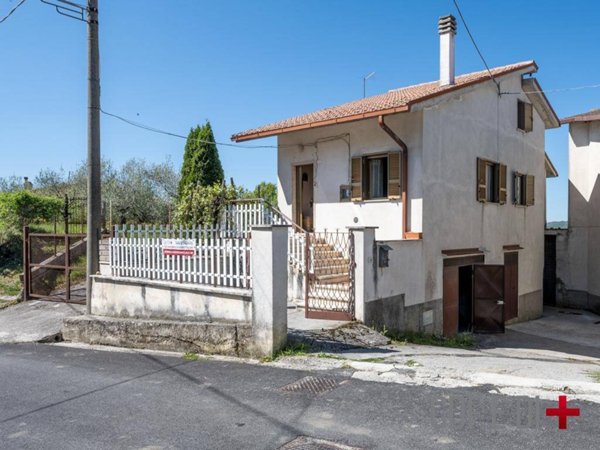 casa indipendente in vendita a Cittaducale in zona Calcariola