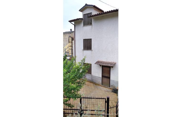 casa indipendente in vendita a Cittareale in zona Santa Giusta