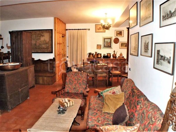 casa indipendente in vendita a Collalto Sabino in zona San Lorenzo