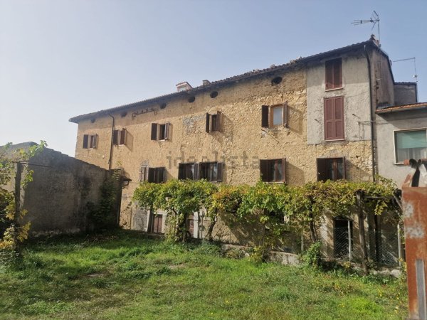 casa indipendente in vendita a Collalto Sabino