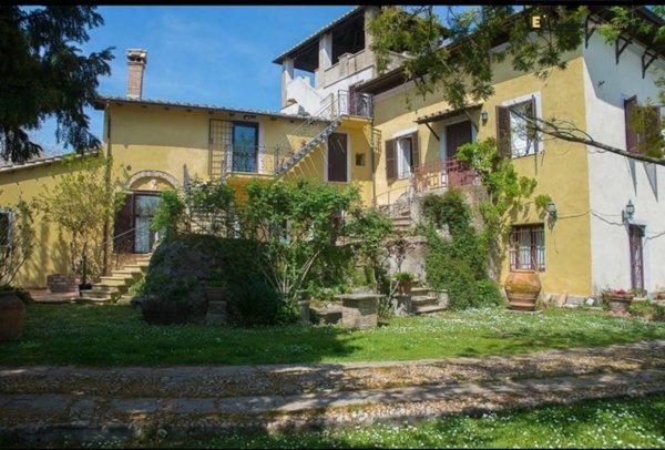 casa indipendente in vendita a Collevecchio