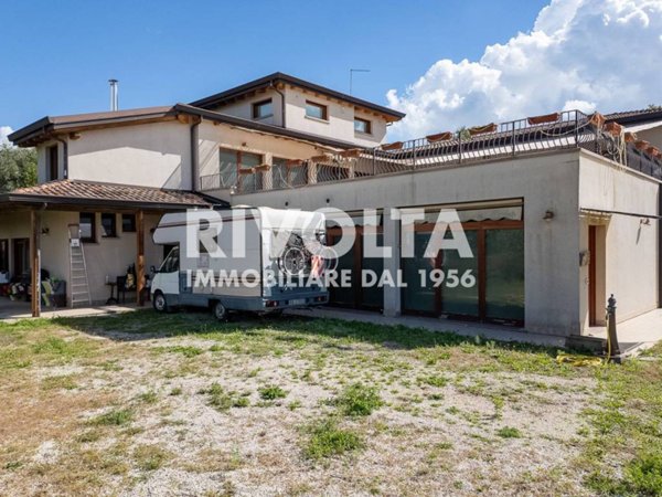 casa indipendente in vendita a Collevecchio