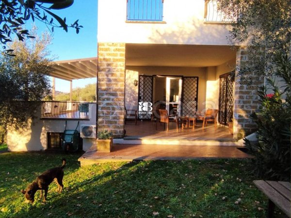 casa indipendente in vendita a Collevecchio