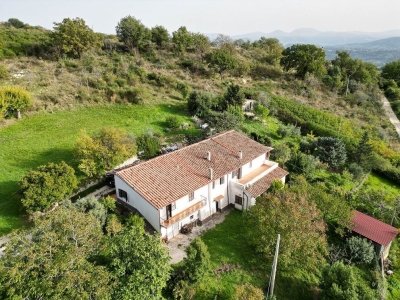 casa indipendente in vendita a Collevecchio