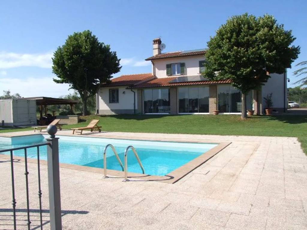 casa indipendente in vendita a Collevecchio