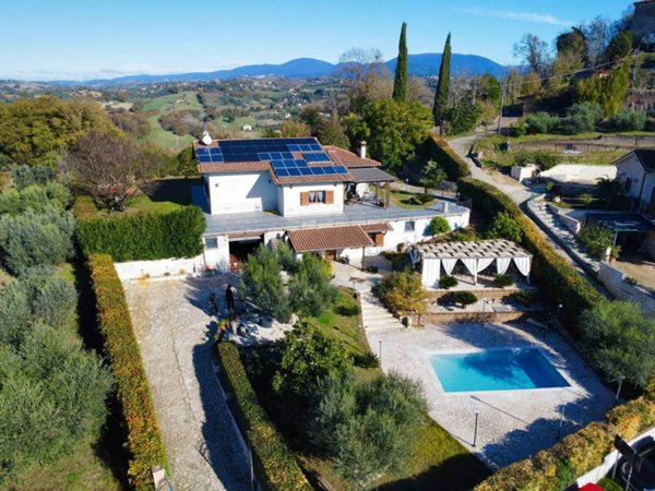 casa indipendente in vendita a Collevecchio in zona Poggio Sommavilla
