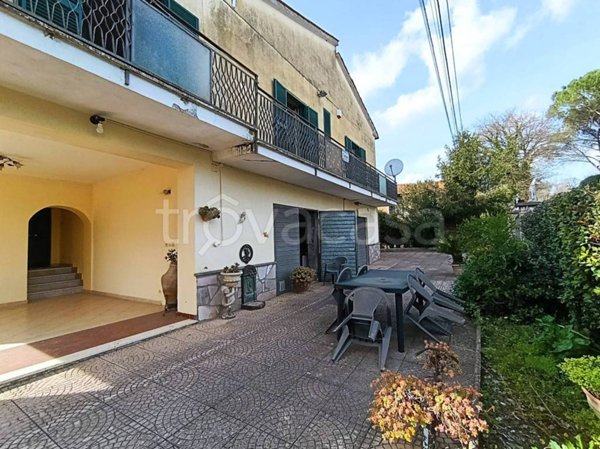 casa indipendente in vendita a Collevecchio