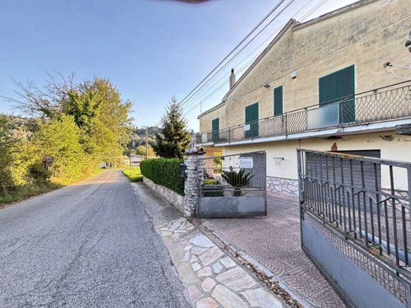 casa indipendente in vendita a Collevecchio