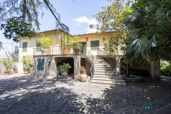 casa indipendente in vendita a Collevecchio