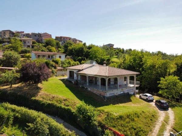 casa indipendente in vendita a Collevecchio in zona Poggio Sommavilla