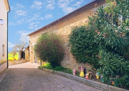 casa indipendente in vendita a Collevecchio