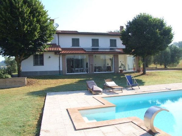 casa indipendente in vendita a Collevecchio