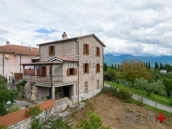 casa indipendente in vendita a Colli sul Velino