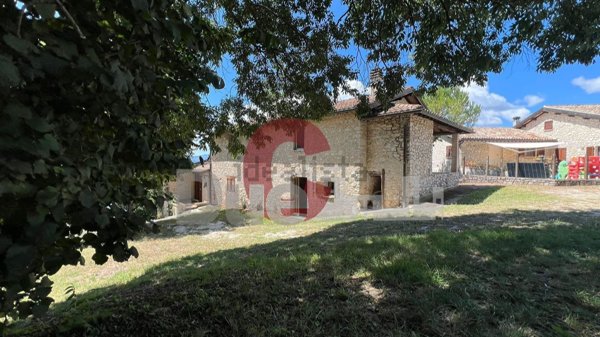 casa indipendente in vendita a Colli sul Velino