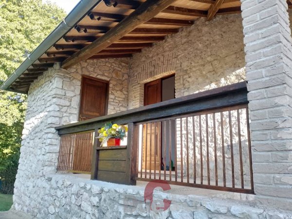 casa indipendente in vendita a Colli sul Velino