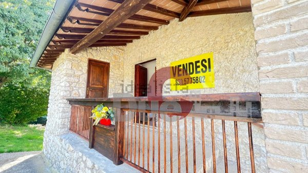 casa indipendente in vendita a Colli sul Velino