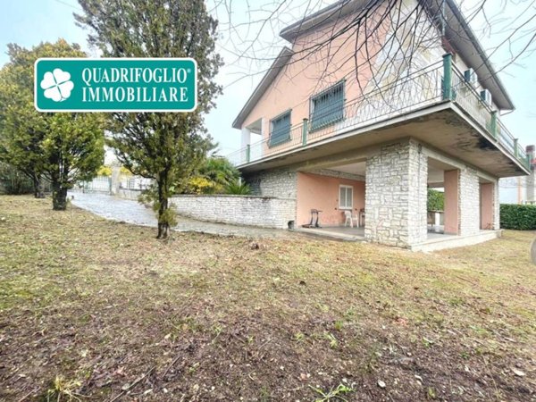 casa indipendente in vendita a Colli sul Velino