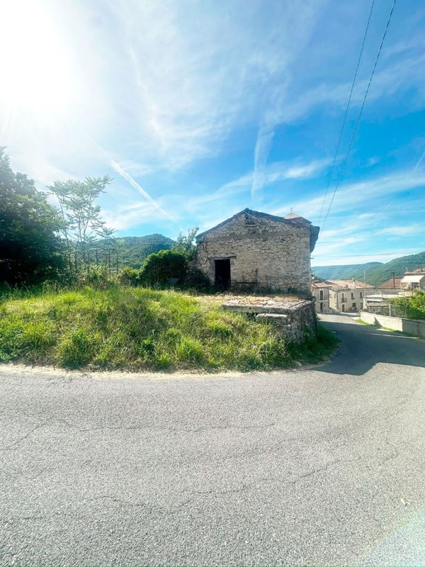 casa indipendente in vendita a Concerviano in zona Vaccareccia
