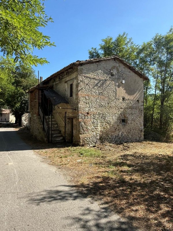 casa indipendente in vendita a Concerviano