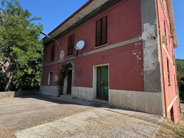 casa indipendente in vendita a Concerviano in zona Vaccareccia