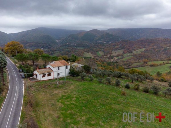 casa indipendente in vendita a Configni