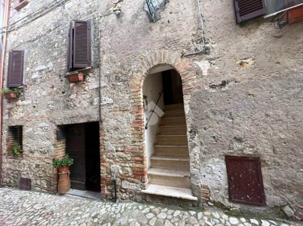 appartamento in vendita a Configni in zona Lugnola