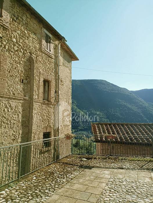 appartamento in vendita a Configni in zona Lugnola