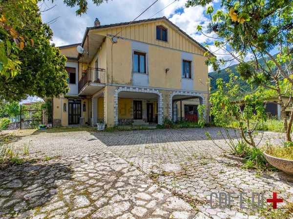 casa indipendente in vendita a Configni