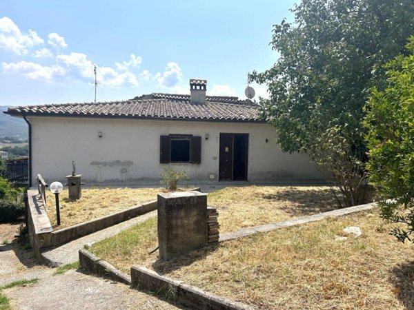 casa indipendente in vendita a Configni