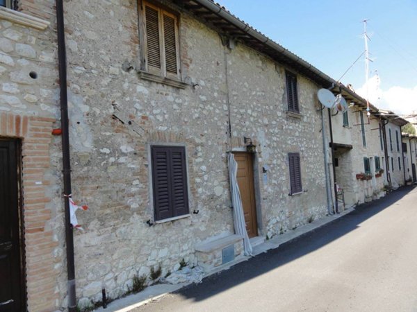casa indipendente in vendita a Contigliano