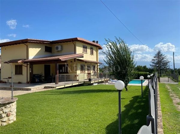 casa indipendente in vendita a Contigliano