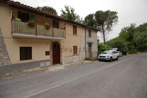 casa indipendente in vendita a Contigliano