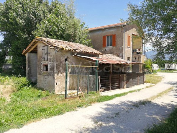 casa indipendente in vendita a Contigliano