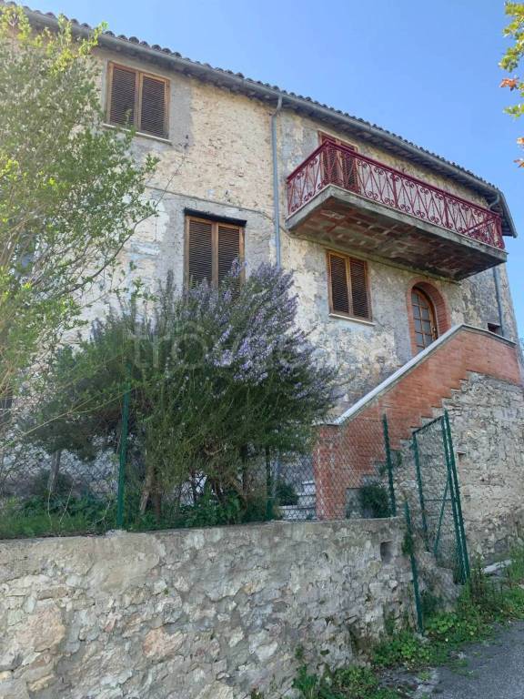 casa indipendente in vendita a Contigliano
