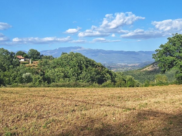 terreno edificabile in vendita a Contigliano