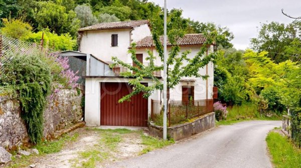 casa indipendente in vendita a Contigliano