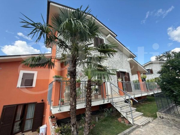 casa indipendente in vendita a Contigliano