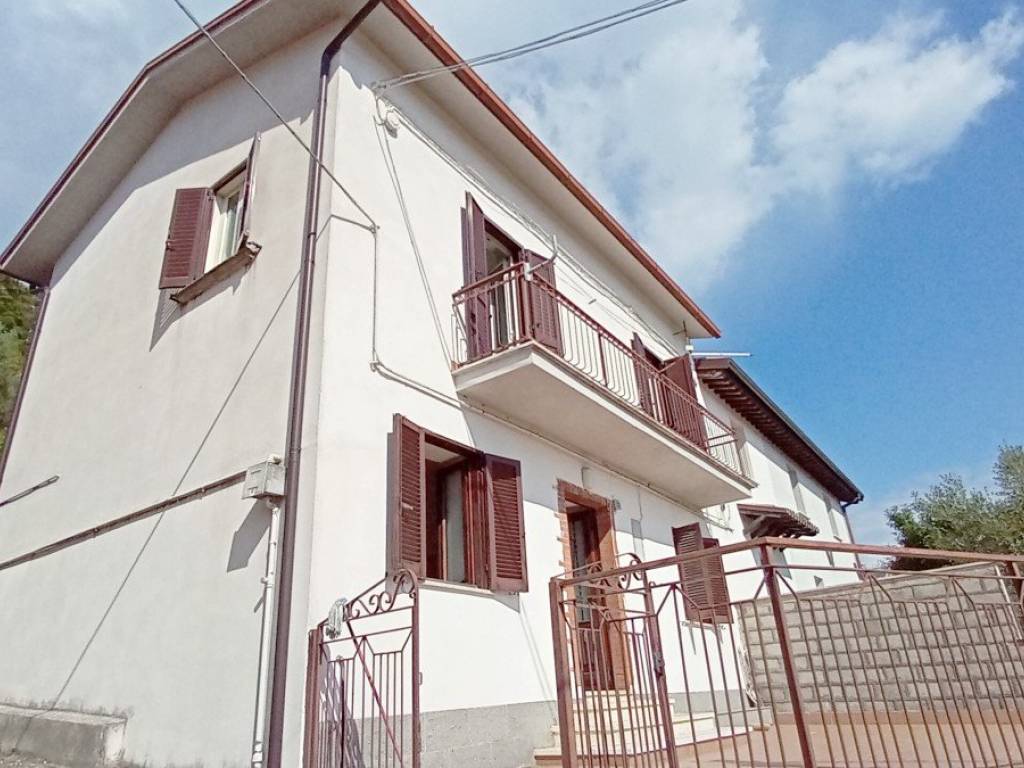 casa indipendente in vendita a Contigliano