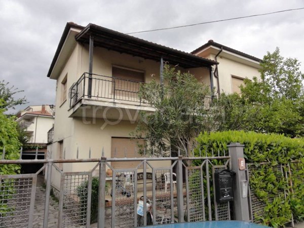 casa indipendente in vendita a Contigliano