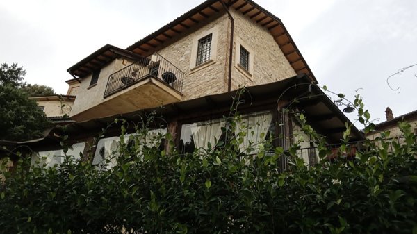 casa indipendente in vendita a Contigliano