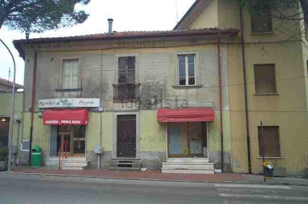 locale di sgombero in vendita a Contigliano