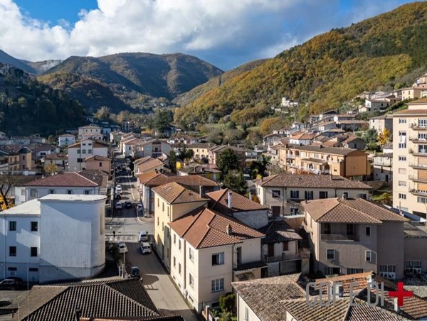 casa indipendente in vendita a Contigliano