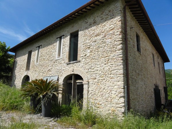 casa indipendente in vendita a Contigliano