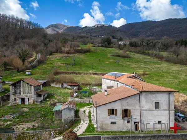 casa indipendente in vendita a Contigliano